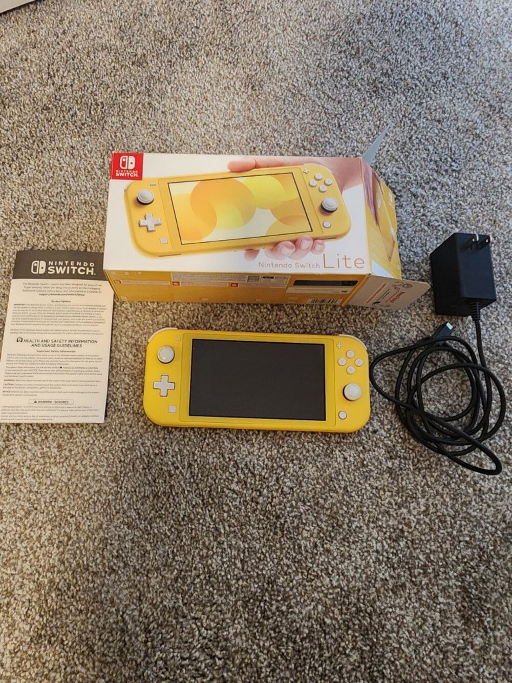 Nintendo Switch Lite - Yellow. Original packaging included!